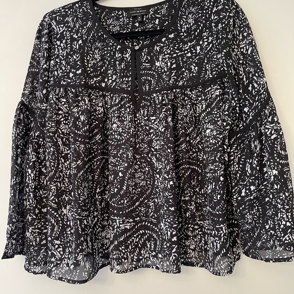 Never worn, lightweight blouse